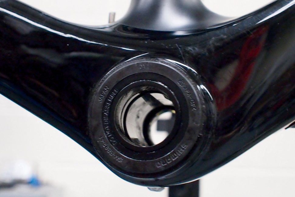 how_to_fit_a_press_fit_bottom_bracket_08