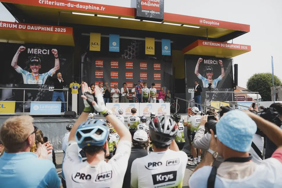 Romain Bardet receives cheers and a special 'merci' presentation at the Dauphiné 2025