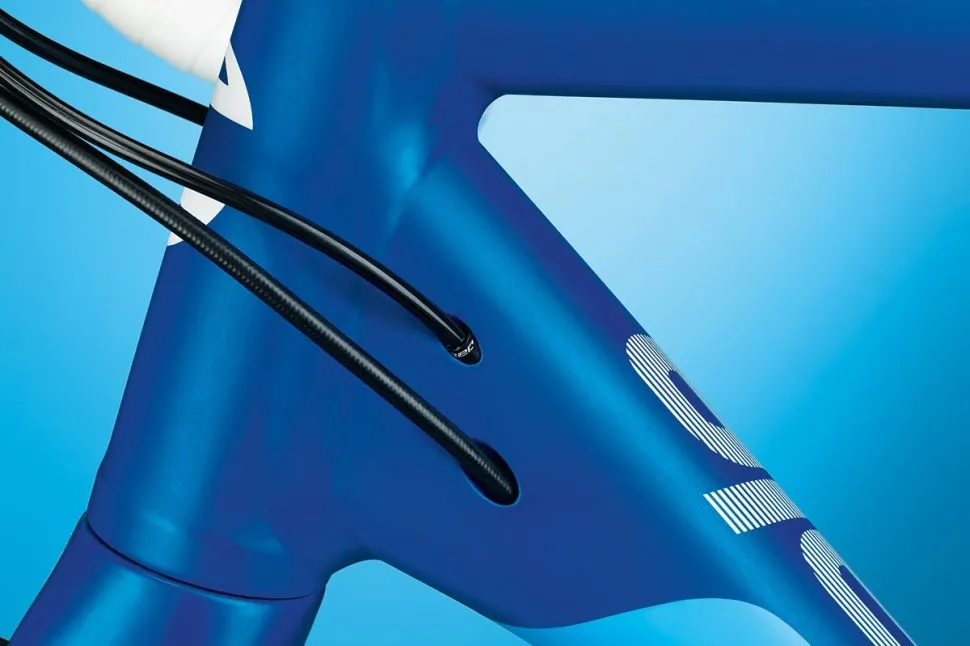 グッチCAAD10 DISC SRAM RIVAL 2X11S 2015 Cannondale CAAD - Bicycle Details - BicycleBlueBook.com