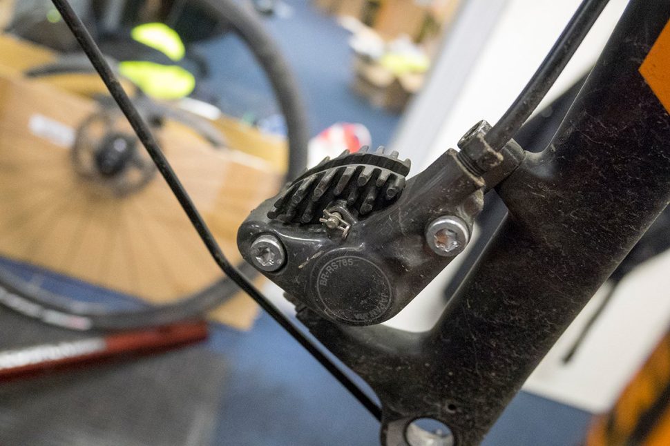 How to bleed Shimano hydraulic road disc brakes Cyclist