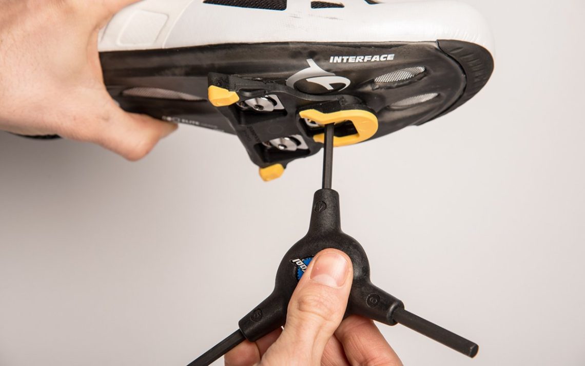 How to fit and adjust cleats for cycling shoes (video) Cyclist