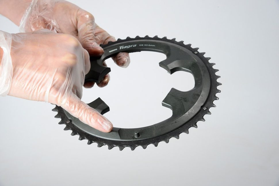 How to replace a chainring Cyclist