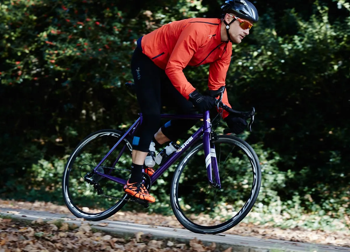 Rivelo Langcliffe jacket and Hathersage baselayer review | Cyclist