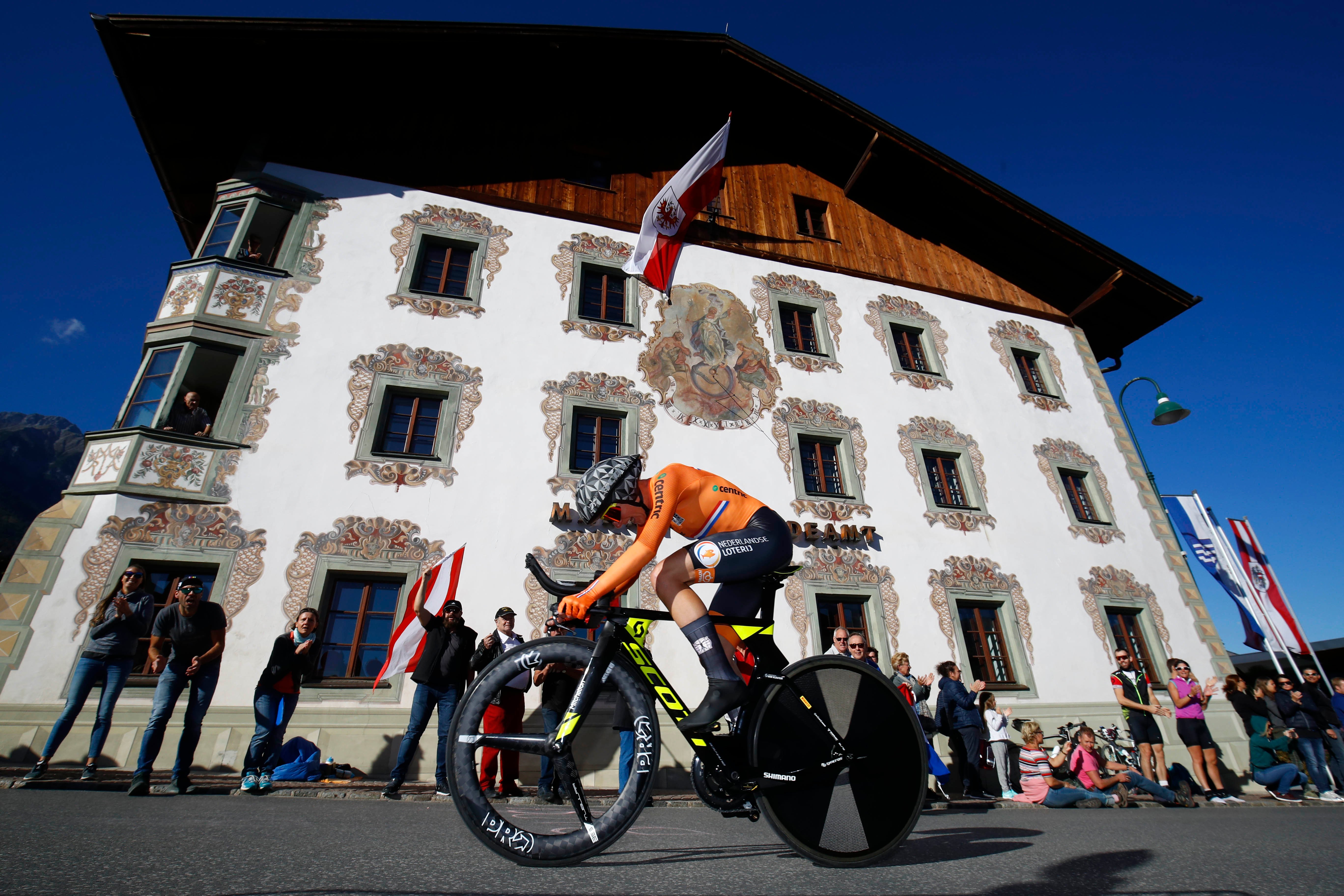 World Championships 2018 Van Vleuten comfortable winner on all Dutch