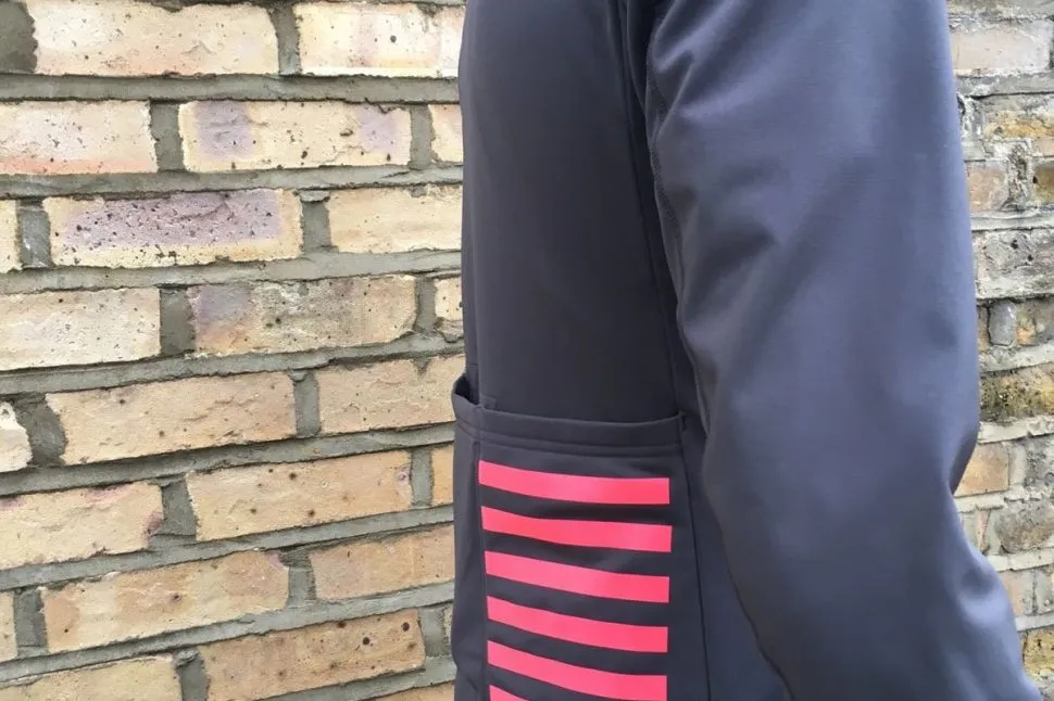 ウェア RAPHA PRO TEAM TRAINING JACKET MEDIUM Rapha Pro Team Training Jacket Review - YouTube