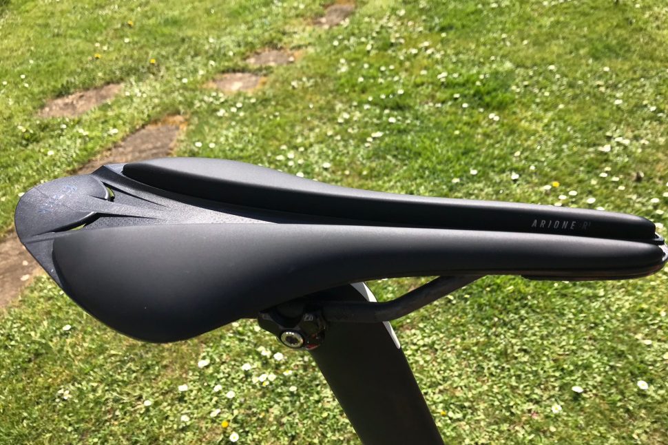 Fizik Arione R1 Versus Evo saddle review | Cyclist