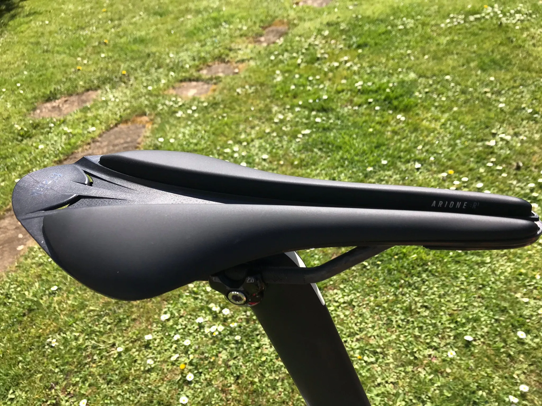 フィジーク arione versus evo R1 regular Fizik Arione R1 Versus Evo saddle review | Cyclist