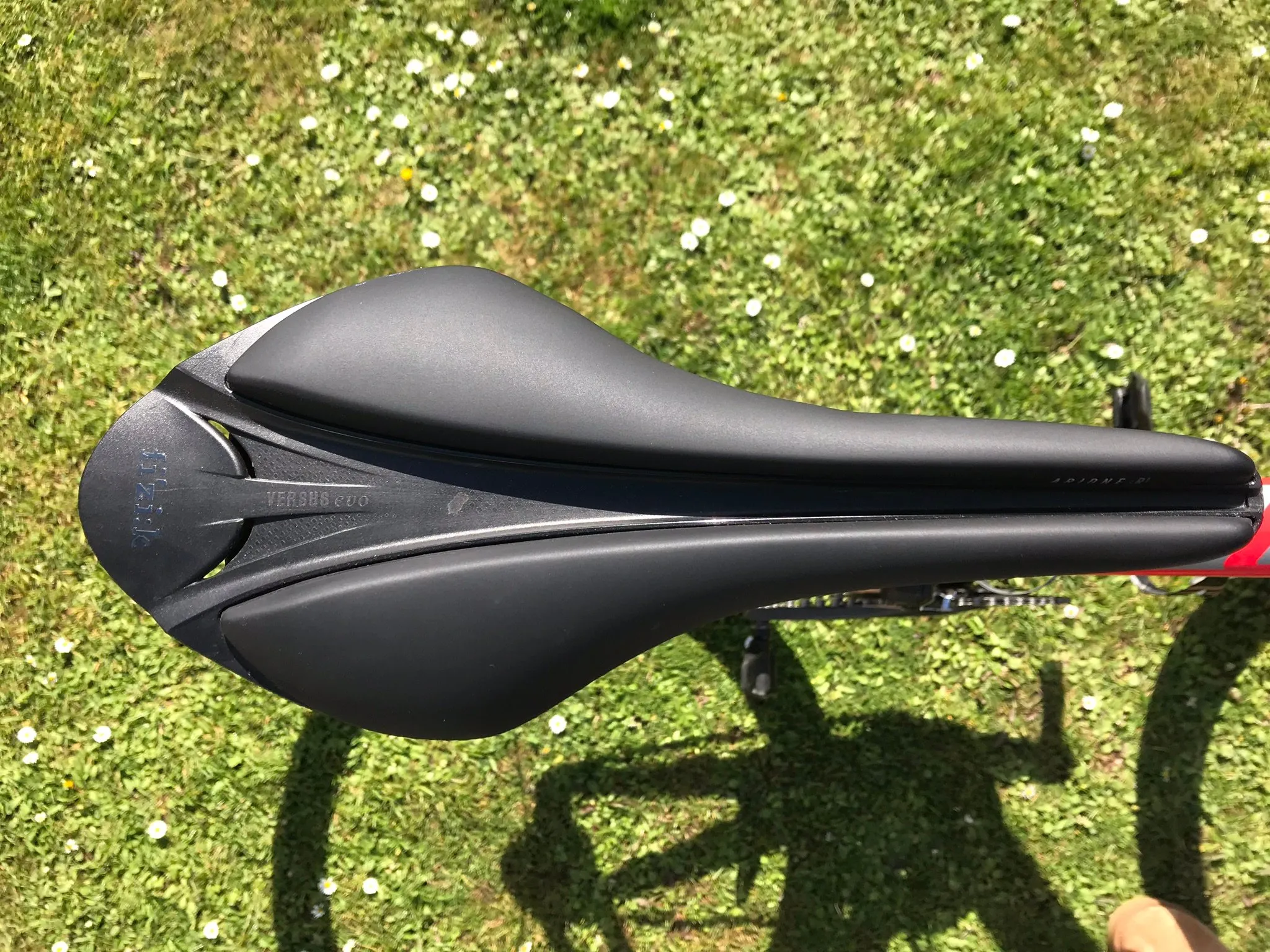 Fizik Arione R1 Versus Evo saddle review | Cyclist