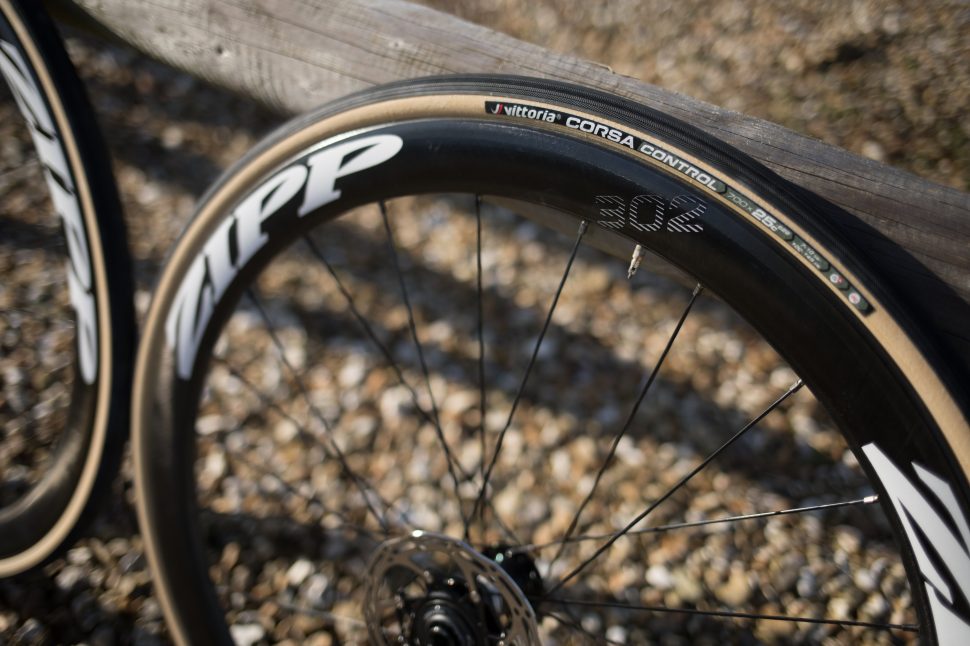 Zipp 302 carbon clincher disc wheelset review Cyclist