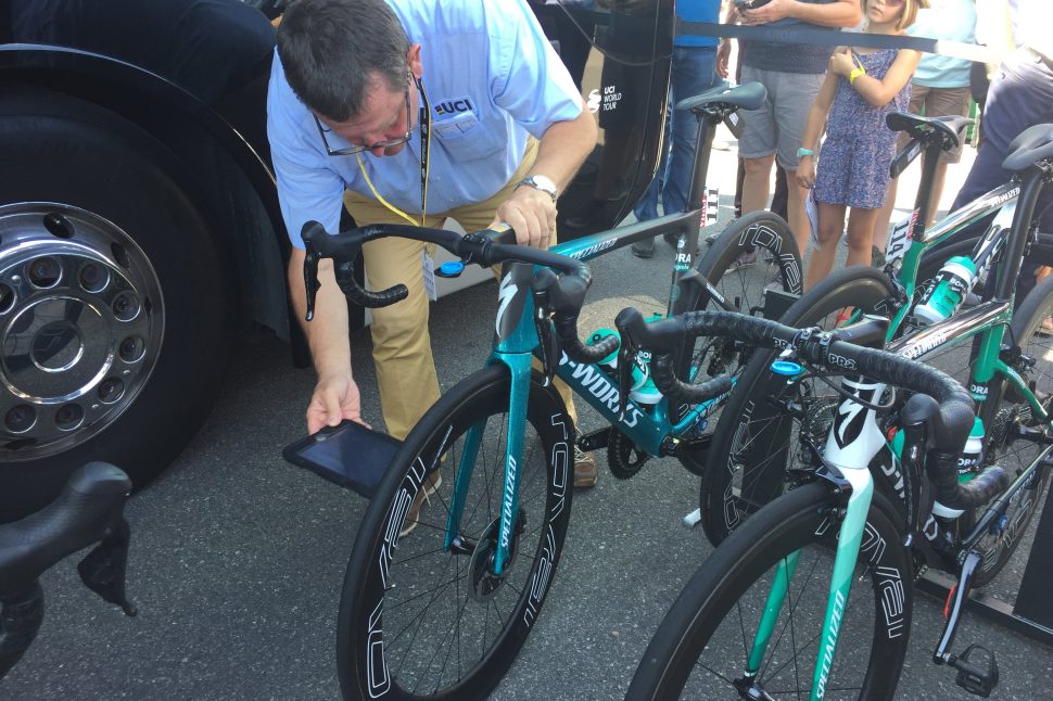 tour_de_france_motor_checks_jack_elton-walters_6