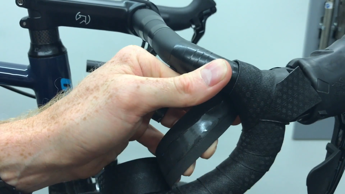 Video How to wrap bar tape like a pro Cyclist