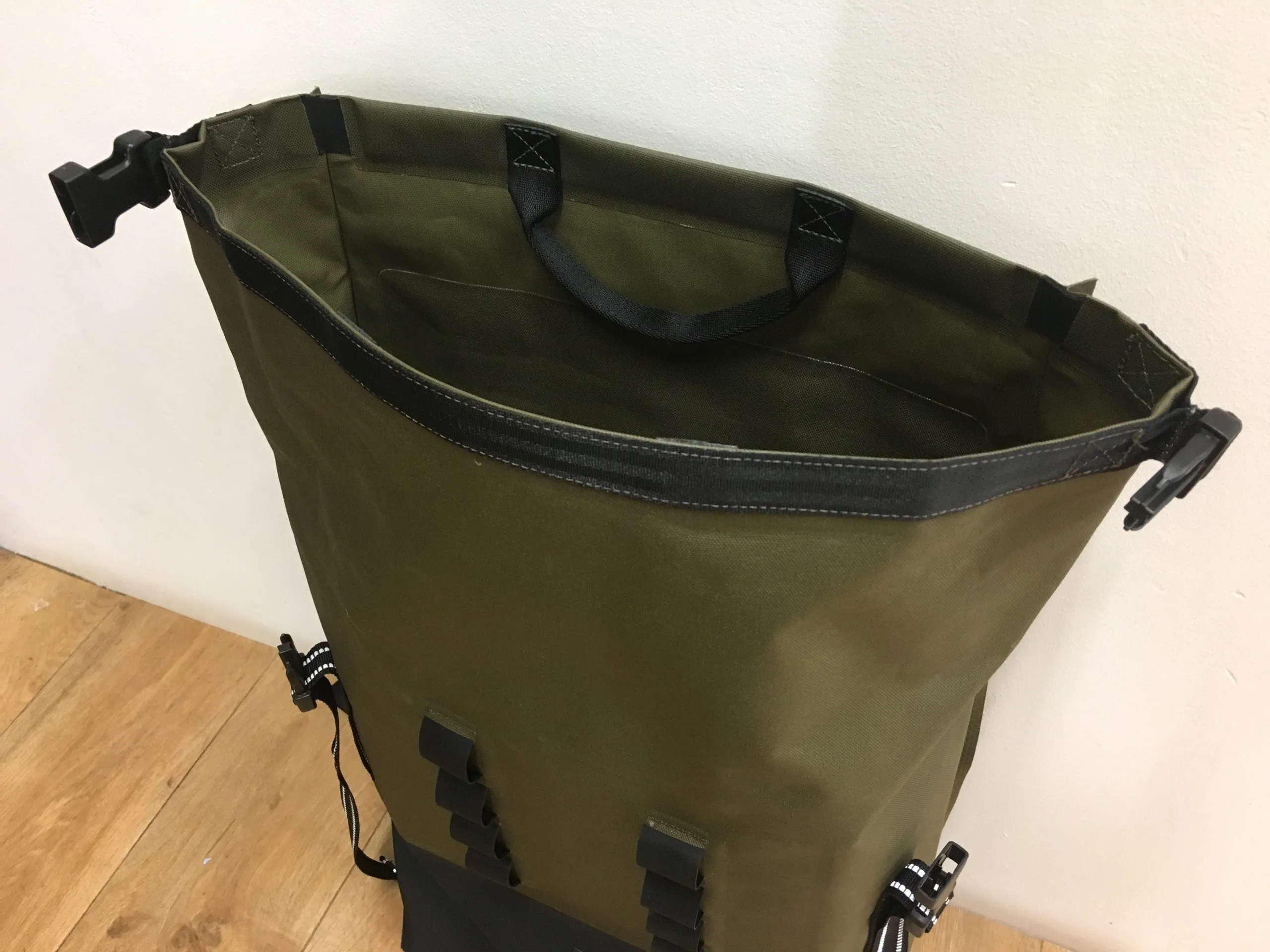 Chrome Urban Ex Rolltop 28L backpack review Cyclist