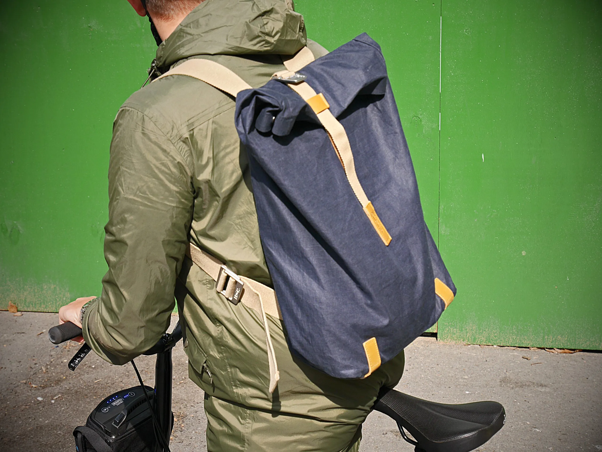 Brooks Pickwick linen bag review | Cyclist