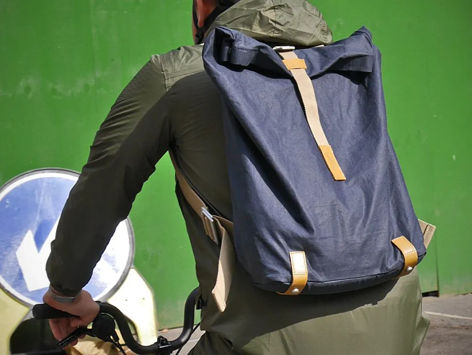 バッグ BROOKS ENGLAND PICKWICK BACKPACK S LINEN Brooks Pickwick linen bag review | Cyclist