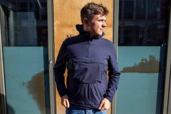 ラファEXPLORE HOODED GORE-TEX PULLOVER Review: Rapha Women's Explore Hooded Gore-Tex Pullover | road.cc