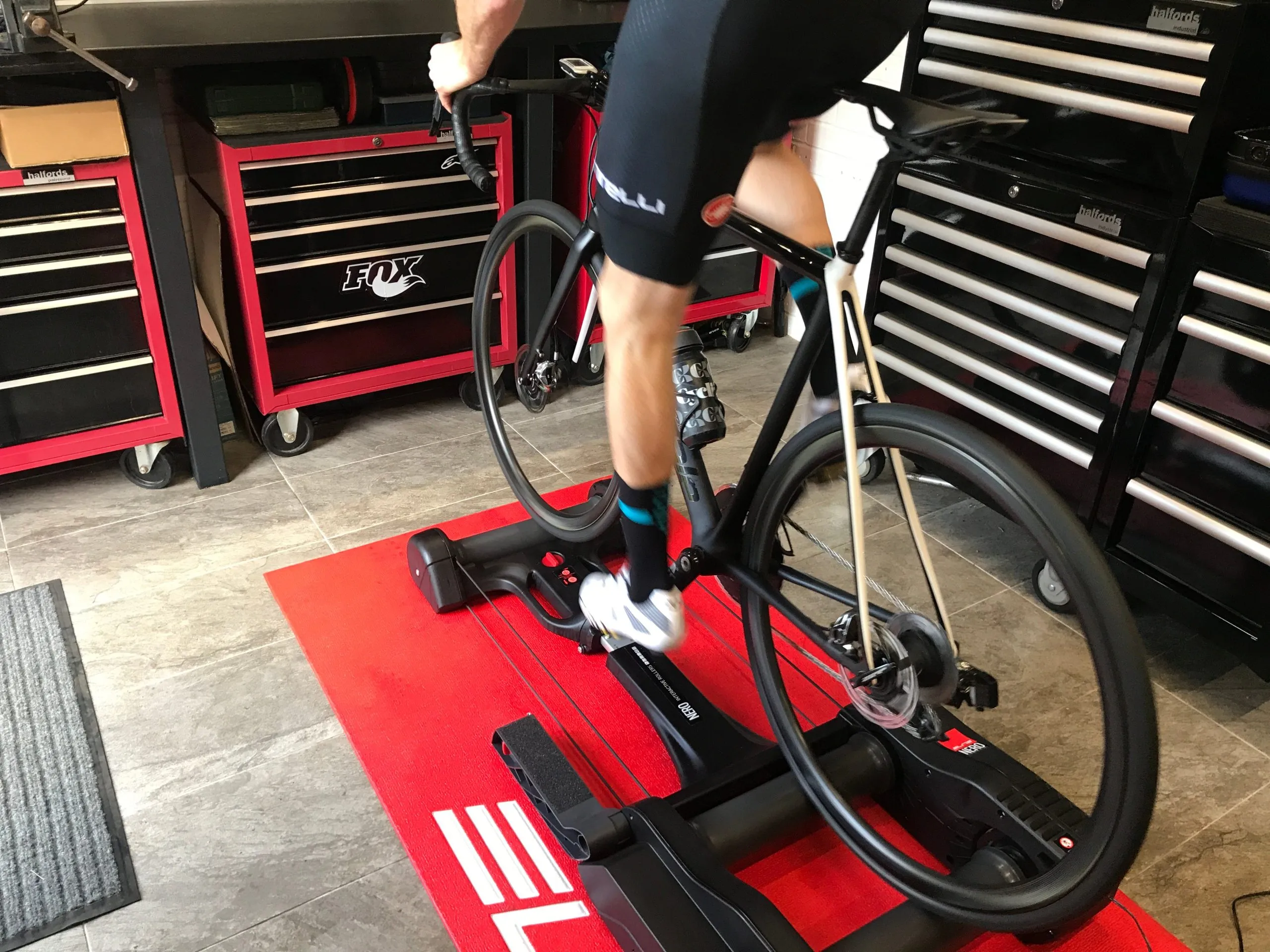 Elite Nero Smart Rollers review Cyclist