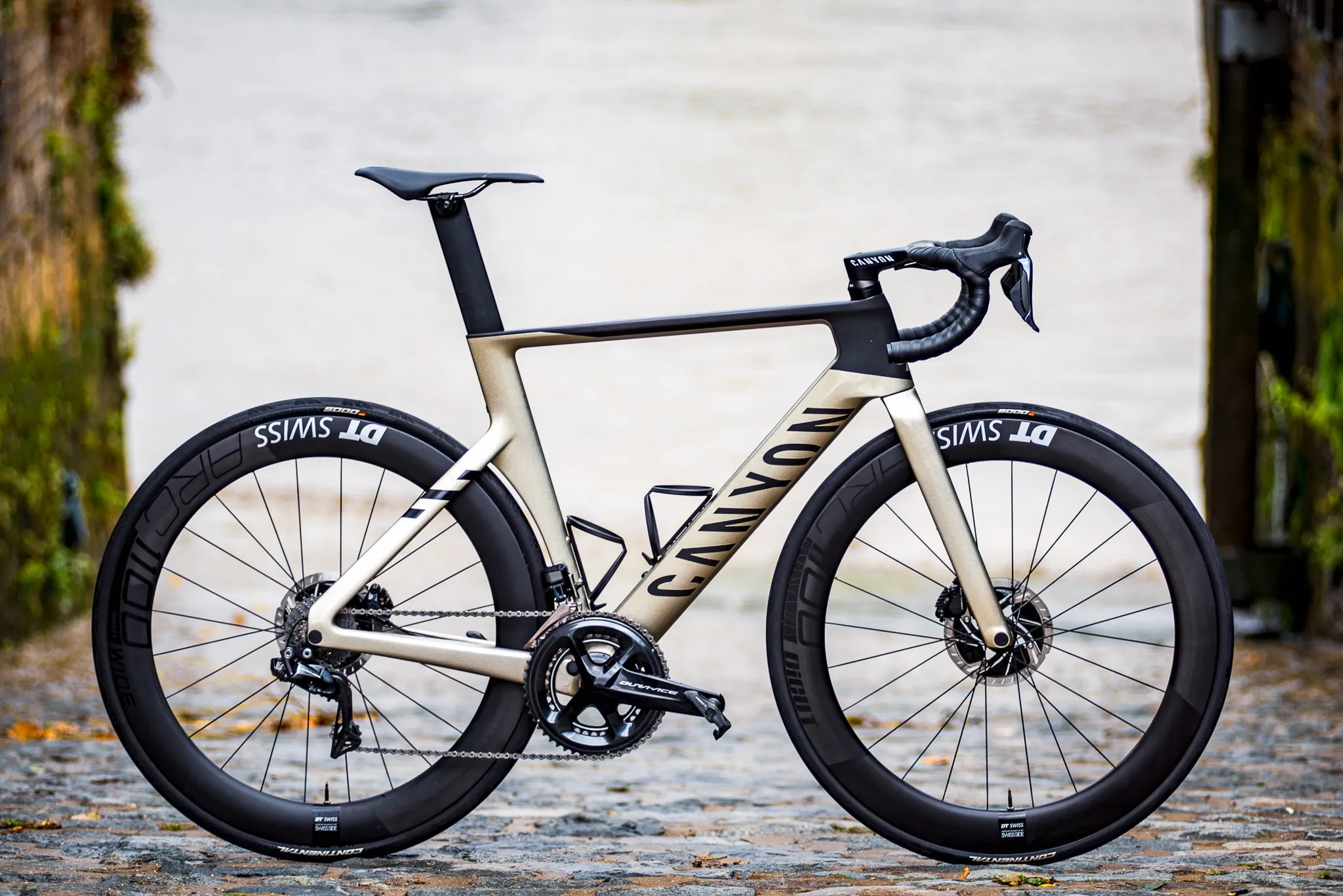 Canyon Aeroad review An aero bike that doesn't feel like one