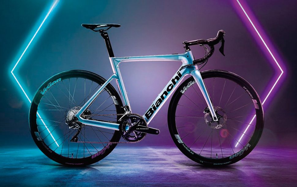 Bianchi Bicycles Bianchi Aria 105 Disc 2021 Bianchi Aria E-Road