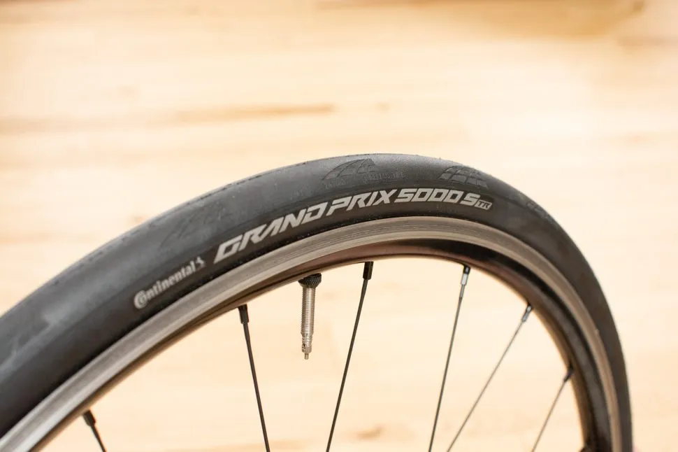 The new Continental GP5000 S TR is hookless-compatible and
