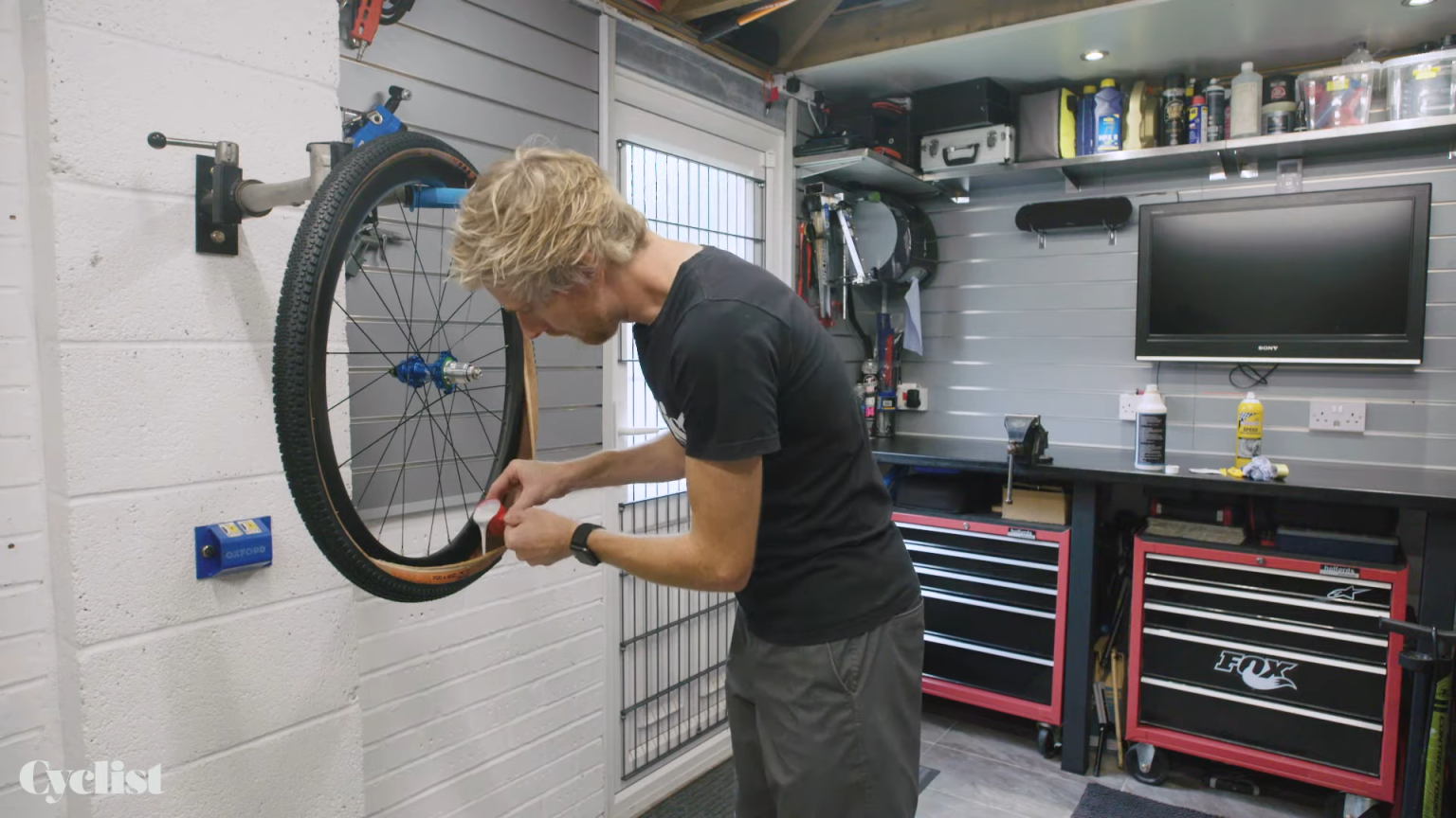 How to fit tubeless tyres Video and detailed guide Cyclist