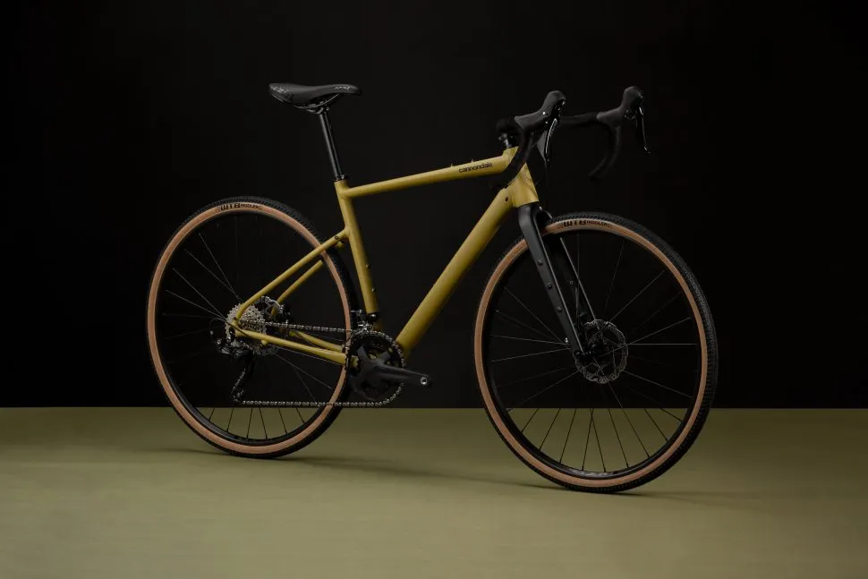 The new Cannondale Topstone Alloy ticks gravelly boxes with mounts