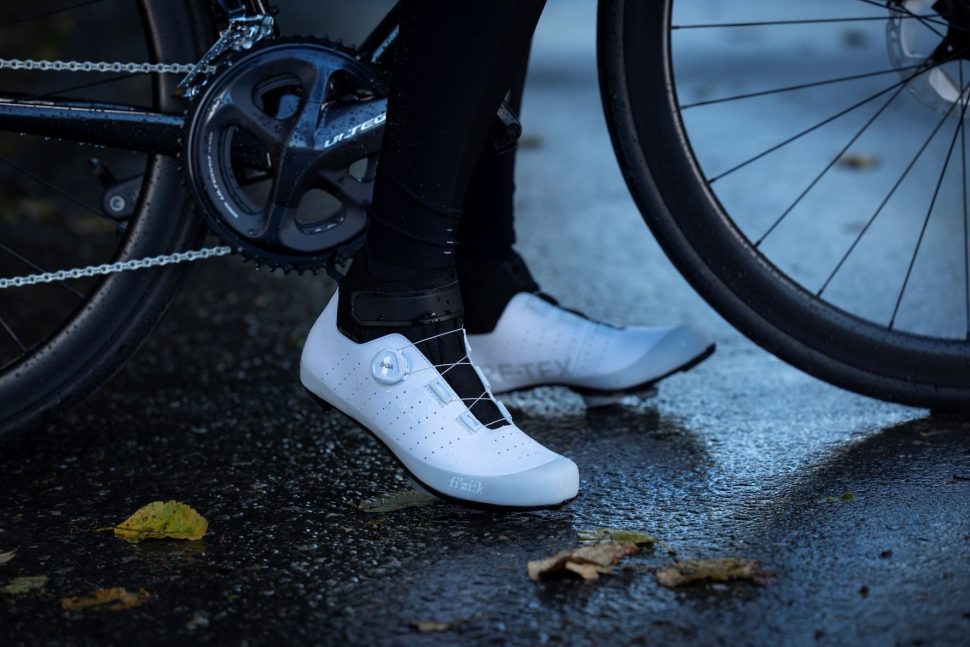 フィジーク　Fizik Tempo ARTICA GTX 42.5 Fizik Tempo Artica GTX | Road bike winter shoe | Cicli Corsa