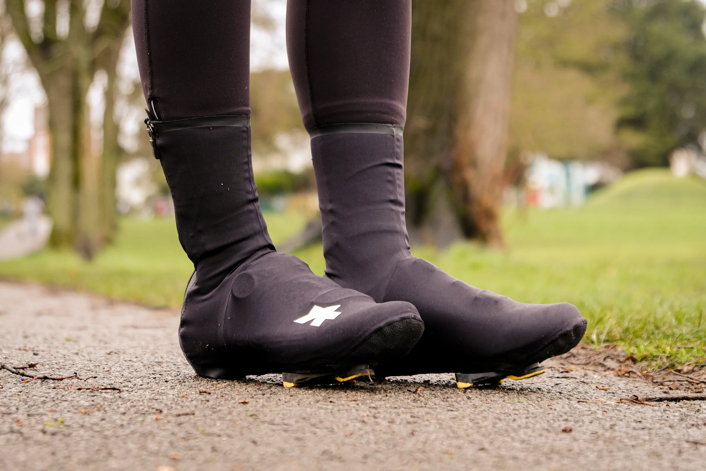 ASSOS RS Rain Booties ブラック Assos-rs-rain-overshoes-4.webp