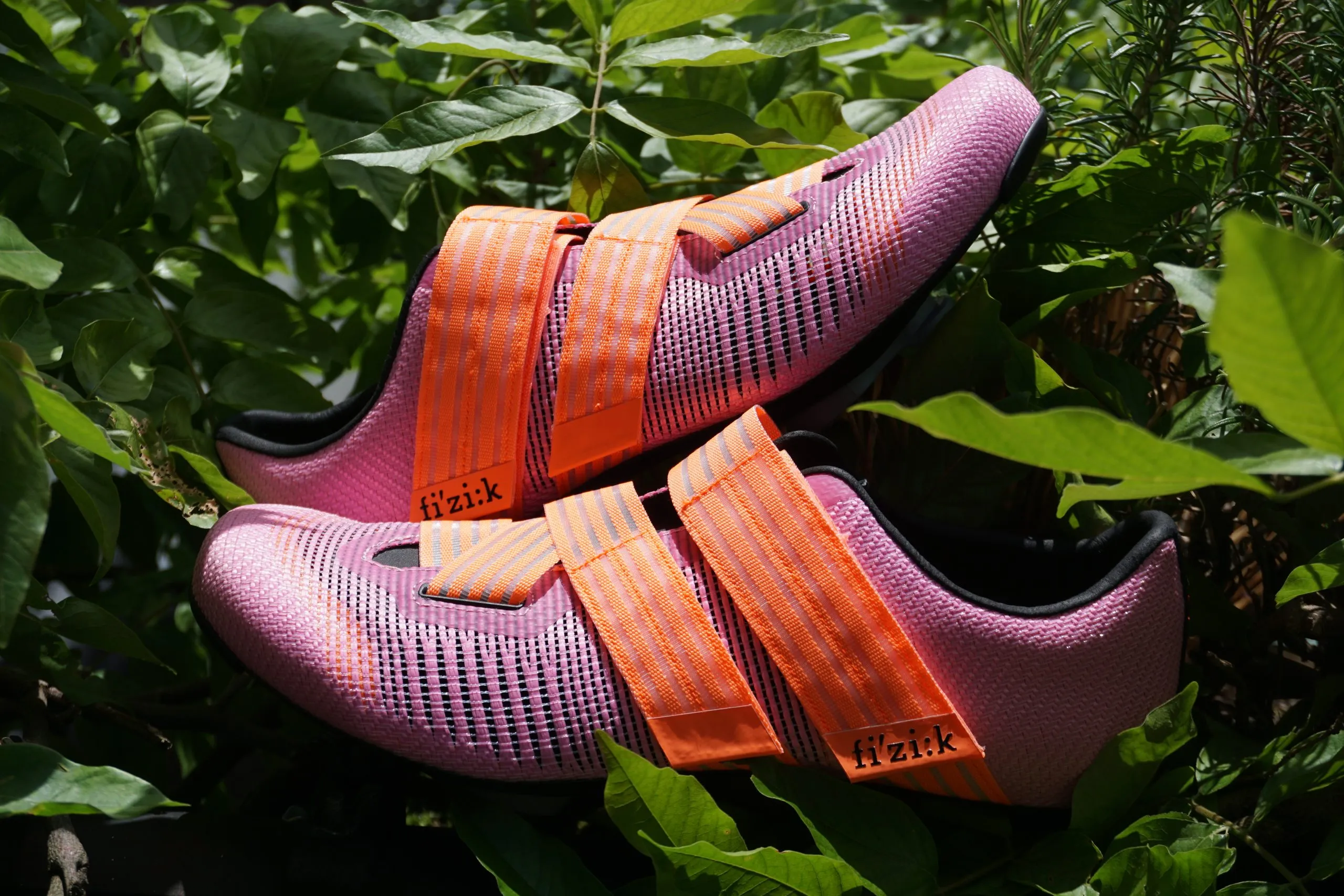 Neon Pink Coral Heels Amazon Fizik Vento Aeroweave Powerstrap Road