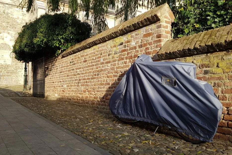 Zettum Bike Cover for Transport 2 Bikes - Outdoor Bike Covers for 2 Bikes on Rear