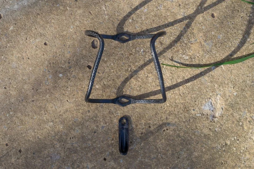Alpitude carbon bottle cage