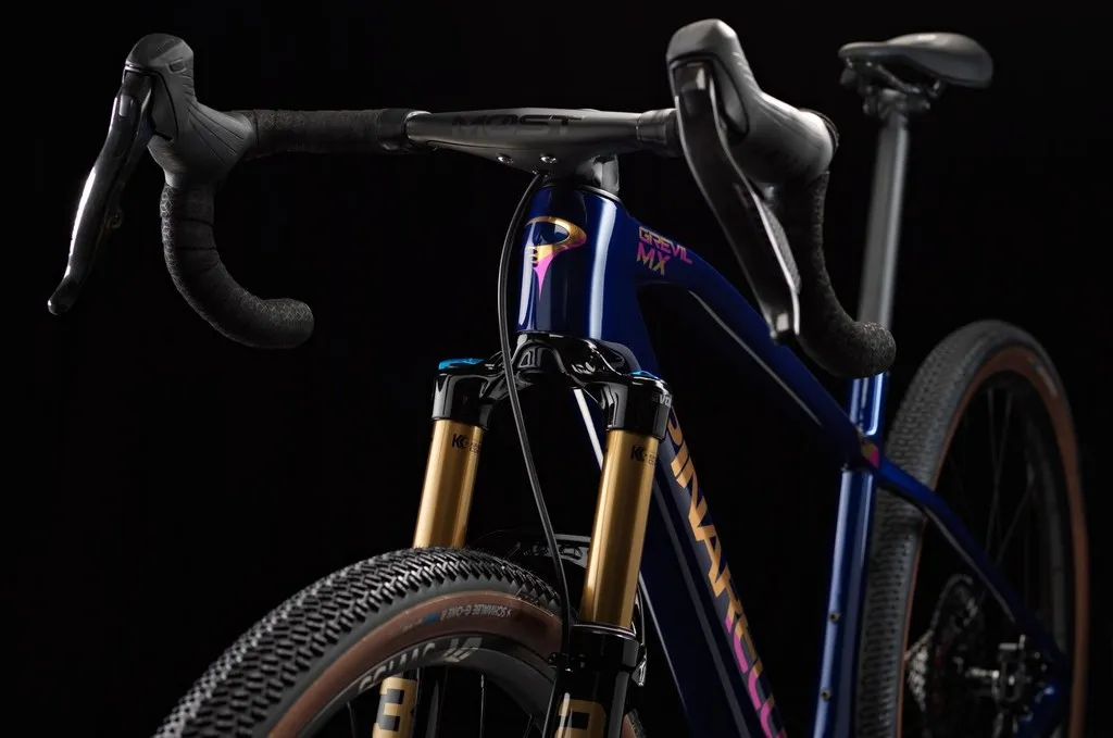 פינארלו משיקה אופני גראבל מפלצתיים חדשים, ה-Grevil MX