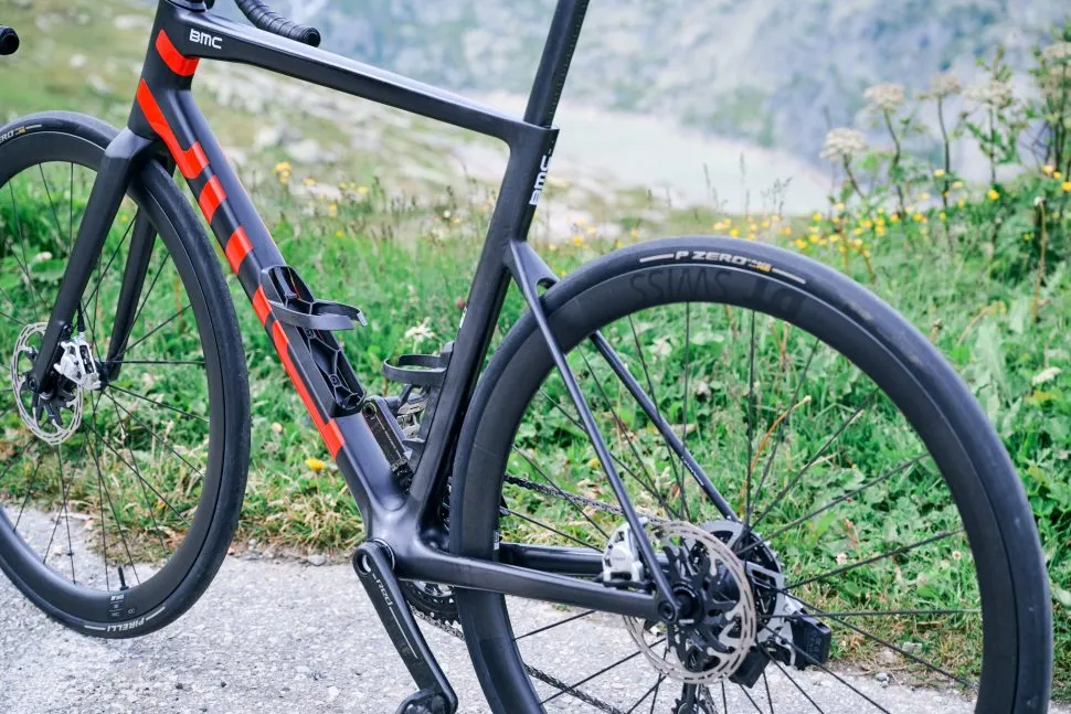 BMC-Teammachine-SLR-01-One-2-970x647